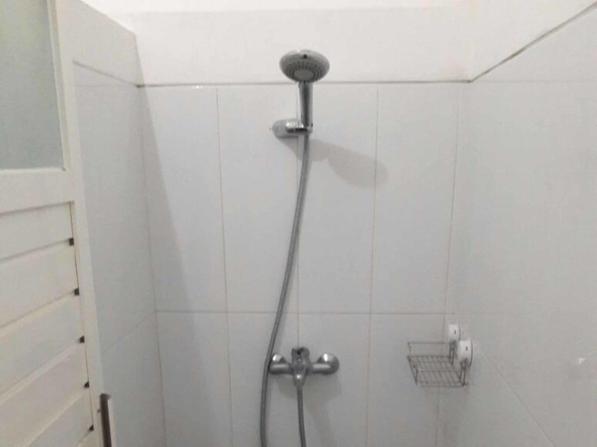 Huize Jon Hostel Маланг Екстериор снимка
