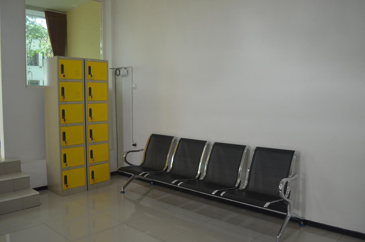 Huize Jon Hostel Маланг Екстериор снимка